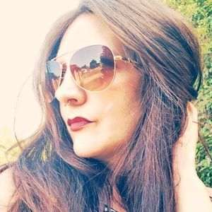 Meet your Posher, Danielle